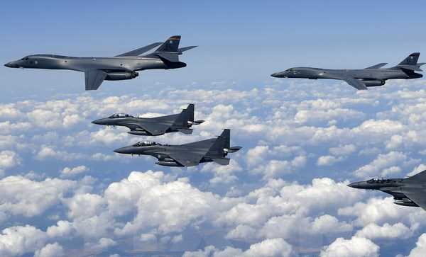 Hàn Quốc tham vấn Mỹ về việc máy bay ném bom bay gần Triều Tiên