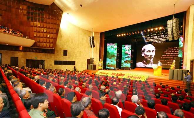 Thủ tướng: Thực hiện đồng bộ nhiệm vụ, giải ph&aacute;p chăm lo người c&oacute; c&ocirc;ng