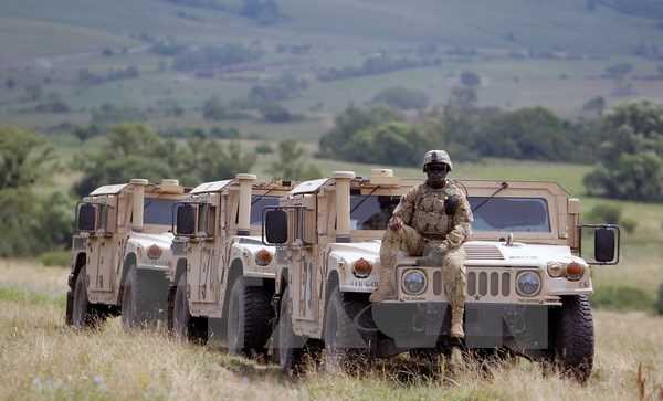 Tổng thống Trump tuyên bố cấm người chuyển giới tham gia quân đội