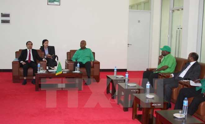 Đo&agrave;n Đại biểu Đảng Cộng sản Việt Nam thăm v&agrave; l&agrave;m việc tại Tanzania