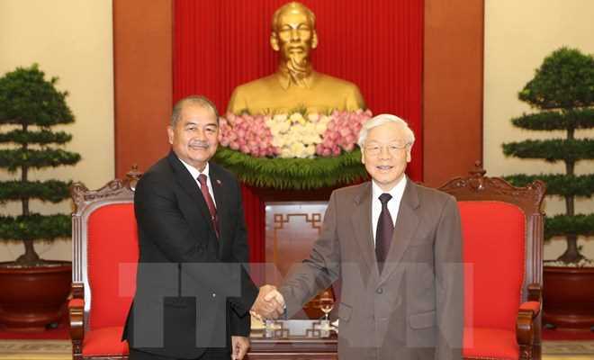 Tổng B&iacute; thư tiếp đo&agrave;n đại biểu Đảng Nh&acirc;n d&acirc;n C&aacute;ch mạng L&agrave;o