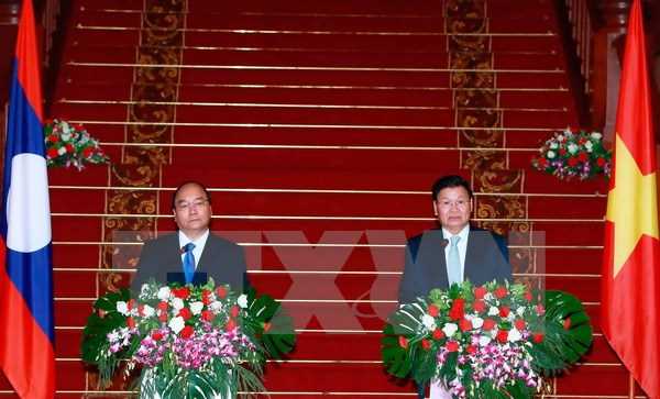 Thủ tướng L&agrave;o: Mối quan hệ hai nước Việt - L&agrave;o l&agrave; t&agrave;i sản v&ocirc; gi&aacute;