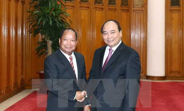 Thủ tướng: C&ocirc;ng an Việt-L&agrave;o phối hợp ph&aacute; tan mọi &acirc;m mưu th&ugrave; địch