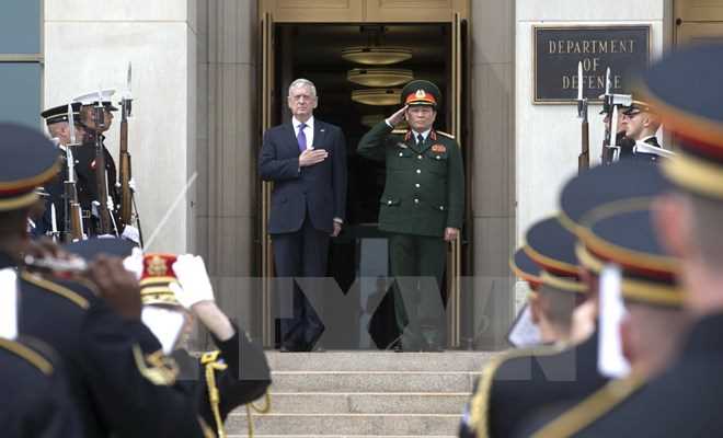 Bộ trưởng Quốc ph&ograve;ng Việt, Mỹ thống nhất t&agrave;u s&acirc;n bay Mỹ thăm Việt Nam