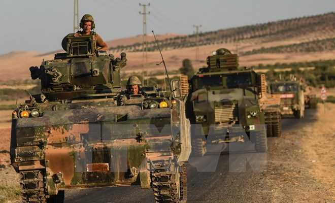 Thổ Nhĩ Kỳ điều xe tăng và pháo binh tới biên giới với Syria