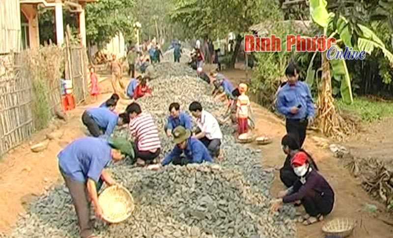 Tuổi trẻ Lộc Ninh chung sức xây dựng quê hương