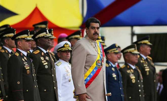 Tổng thống Venezuela Maduro kêu gọi quân đội bảo vệ đất nước