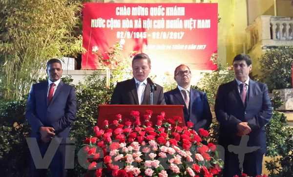 Algeria đ&aacute;nh gi&aacute; cao th&agrave;nh c&ocirc;ng của Việt Nam trong x&acirc;y dựng đất nước