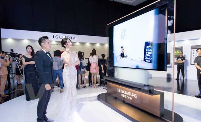 LG ra mắt dòng tivi cao cấp mỏng nhất thị trường Việt Nam