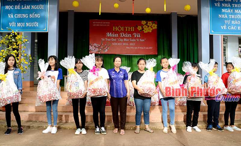 Vận động, quyên góp 148 triệu đồng “Vì đàn em thân yêu”