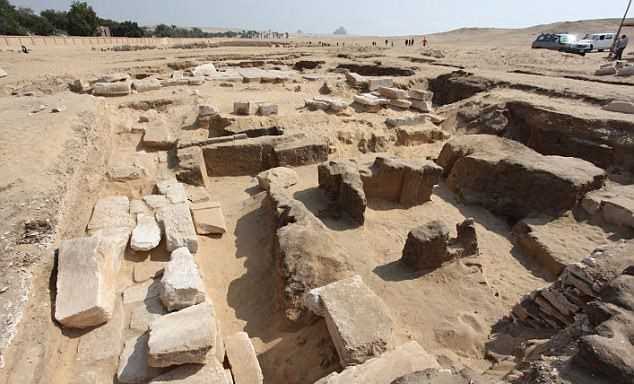 Phát lộ dấu tích đền thờ có niên đại 3.200 năm tại Ai Cập
