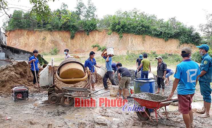 L&agrave;m đường v&igrave; đ&agrave;n em th&acirc;n y&ecirc;u ở Đăng H&agrave;