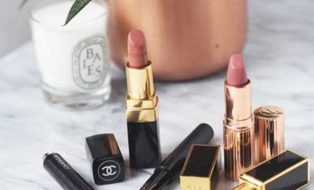 Bạn có biết mỗi cô gái cần bao nhiêu thỏi son trong đời?