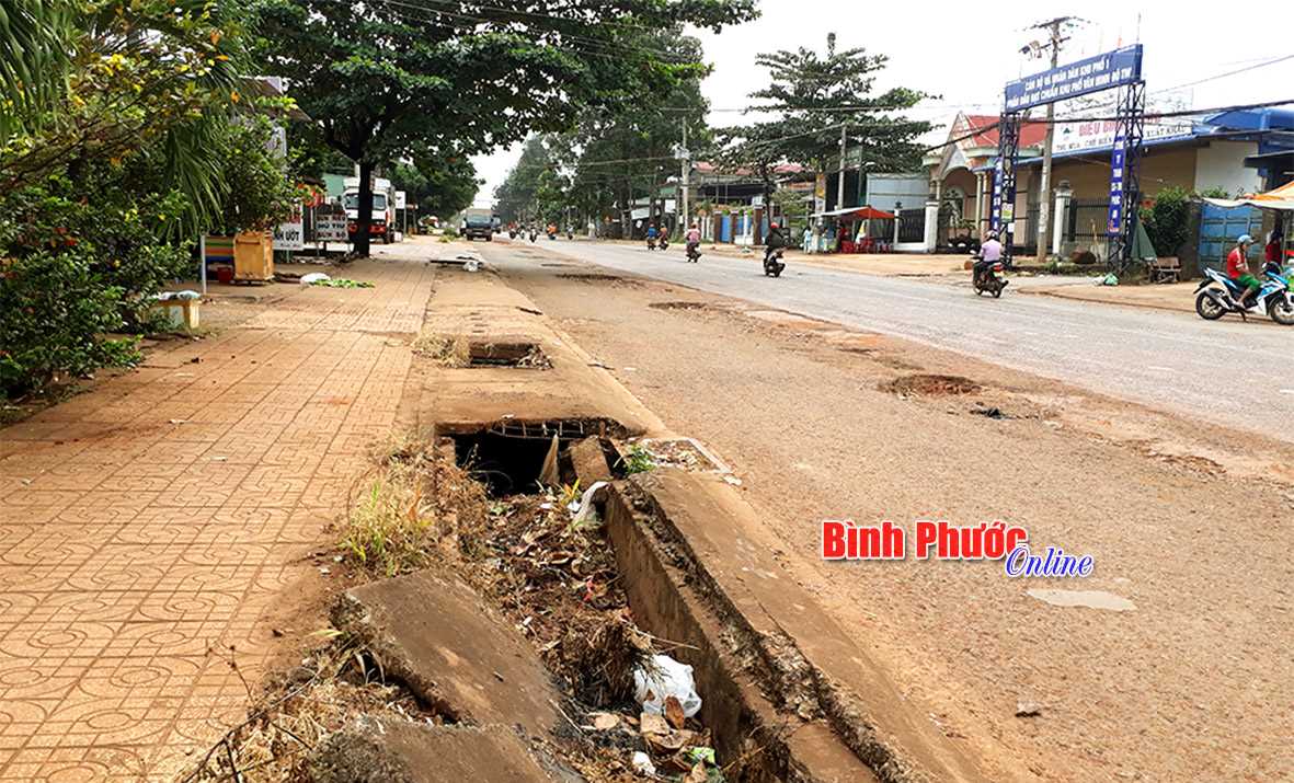 Li&ecirc;n tiếp &ldquo;bẫy&rdquo; tr&ecirc;n đường
