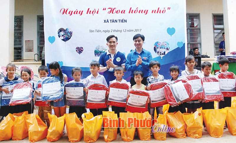732 phần quà tặng học sinh nghèo, DTTS