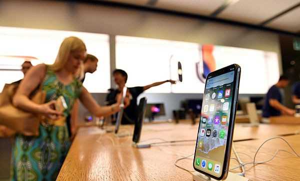 iPhone đưa Apple tiếp tục dẫn đầu thị trường điện thoại ở Mỹ