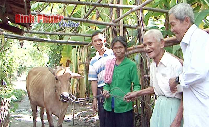 B&aacute;c Hồ trong l&ograve;ng đồng b&agrave;o Khơme ở Lộc Ninh