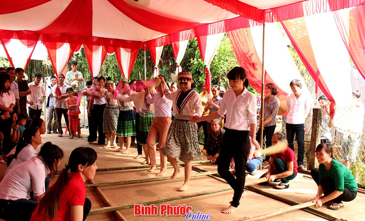 B&ugrave; Đốp nở rộ phong tr&agrave;o văn h&oacute;a - văn nghệ quần ch&uacute;ng