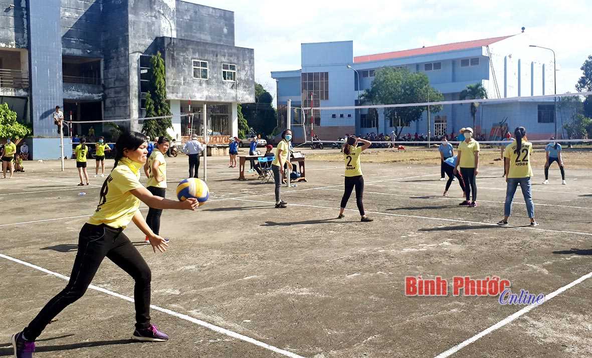 Khai mạc giải bóng chuyền nữ huyện Bù Đăng năm 2017