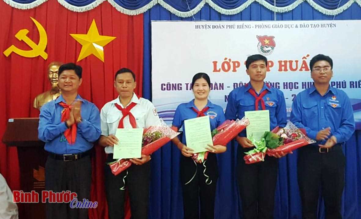 Gần 40 học viên được tập huấn công tác đoàn - đội trường học