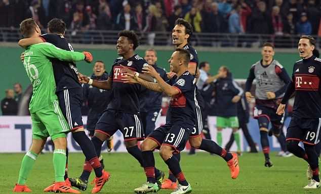 Bayern Munich nhọc nhằn vượt ải RB Leipzig bằng màn "đấu súng"