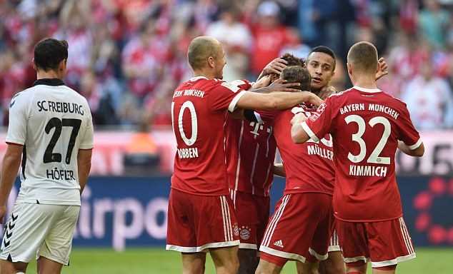 Bayern thắng tưng bừng, Dortmund đứt mạch bất bại sau 30 tháng