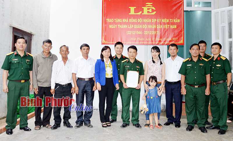 Bộ CHQS tỉnh bàn giao nhà đồng đội 