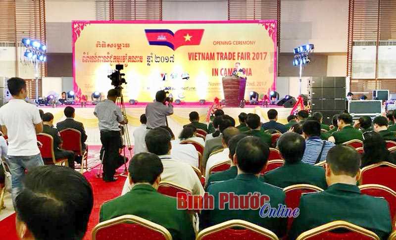 Bế mạc Hội chợ thương mại Việt Nam 2017 tại Campuchia