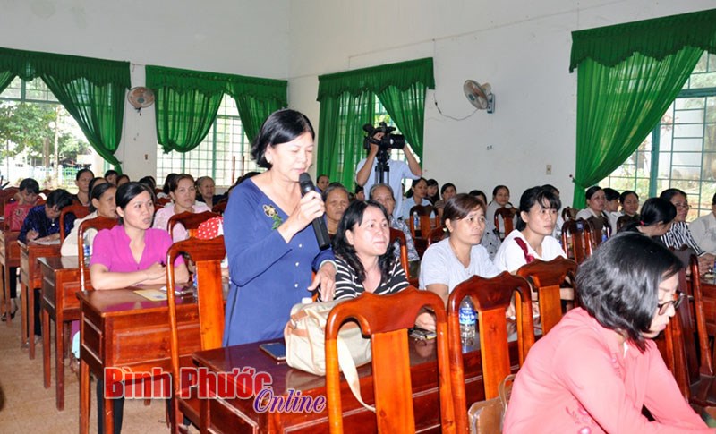 Đối thoại ch&iacute;nh s&aacute;ch bảo hiểm với phụ nữ