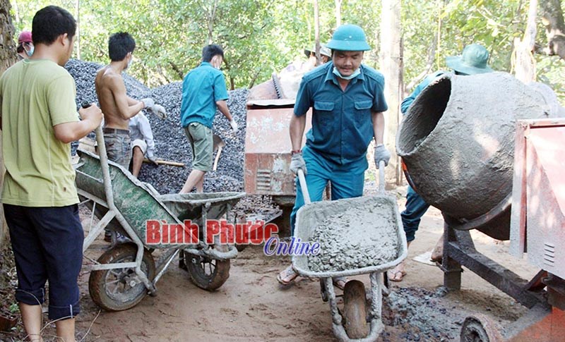 B&iacute; thư chi bộ ki&ecirc;m trưởng th&ocirc;n - m&ocirc; h&igrave;nh hiệu quả - B&agrave;i cuối