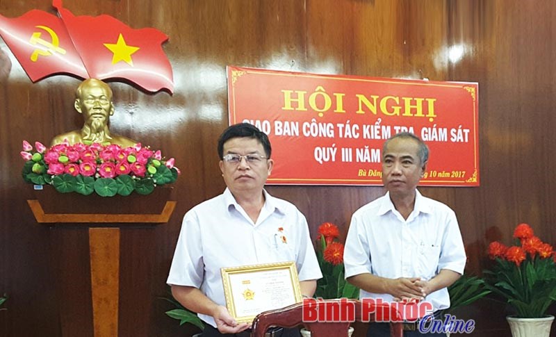 B&ugrave; Đăng kỷ luật 6 đảng vi&ecirc;n