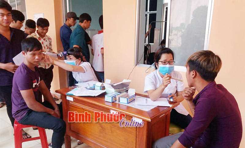 B&ugrave; Gia Mập: 189 thanh ni&ecirc;n đủ sức khỏe nhập ngũ năm 2018