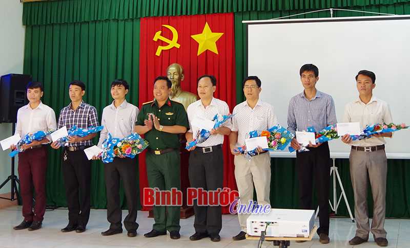 Bù Gia Mập thành lập ban CHQS khối trường học