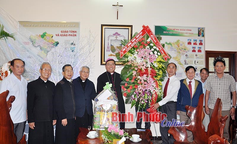 L&atilde;nh đạo tỉnh mừng lễ gi&aacute;ng sinh tại T&ograve;a gi&aacute;m mục Ban M&ecirc; Thuột v&agrave; một số gi&aacute;o xứ, gi&aacute;o hạt