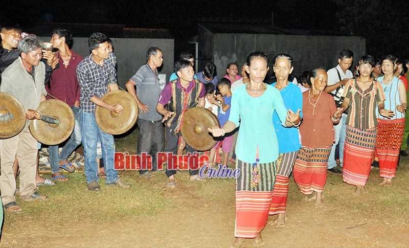 Giao lưu văn nghệ cồng chi&ecirc;ng ở Thanh An