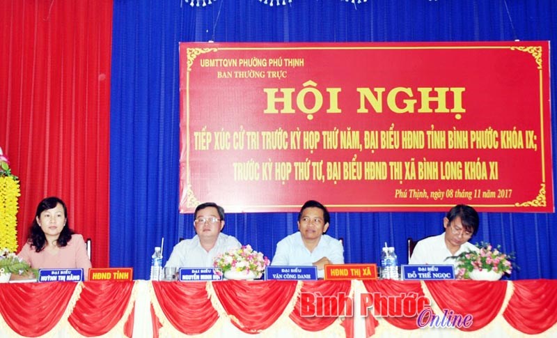 Đại biểu HĐND tỉnh tiếp x&uacute;c cử tri B&igrave;nh Long, Đồng Ph&uacute;, Ph&uacute; Riềng