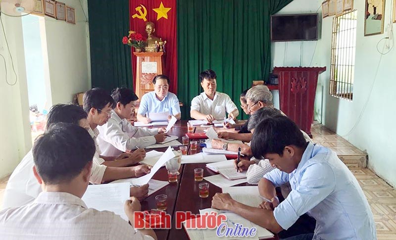 Đảng bộ Ph&uacute; Riềng n&acirc;ng cao chất lượng sinh hoạt chuy&ecirc;n đề