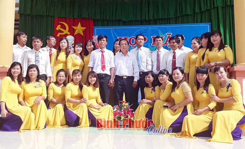 Gây quỹ khuyến học ủng hộ giáo viên, học sinh Đăng Hà