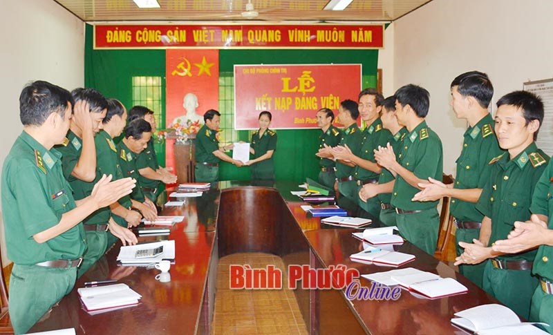 Đảng vi&ecirc;n trẻ sau khi xuất ngũ: Nhiều vấn đề cần quan t&acirc;m