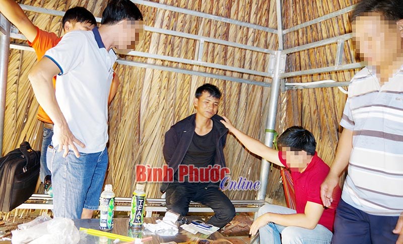 Theo trinh s&aacute;t bi&ecirc;n ph&ograve;ng đ&aacute;nh &aacute;n