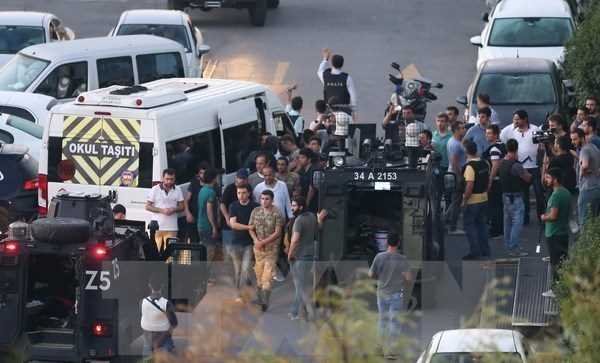 Quân đội Thổ Nhĩ Kỳ sa thải gần 8.600 người liên quan đến vụ đảo chính