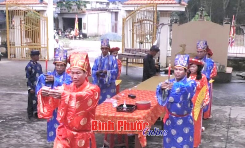 Lễ Cầu b&ocirc;ng đ&igrave;nh thần T&acirc;n Khai