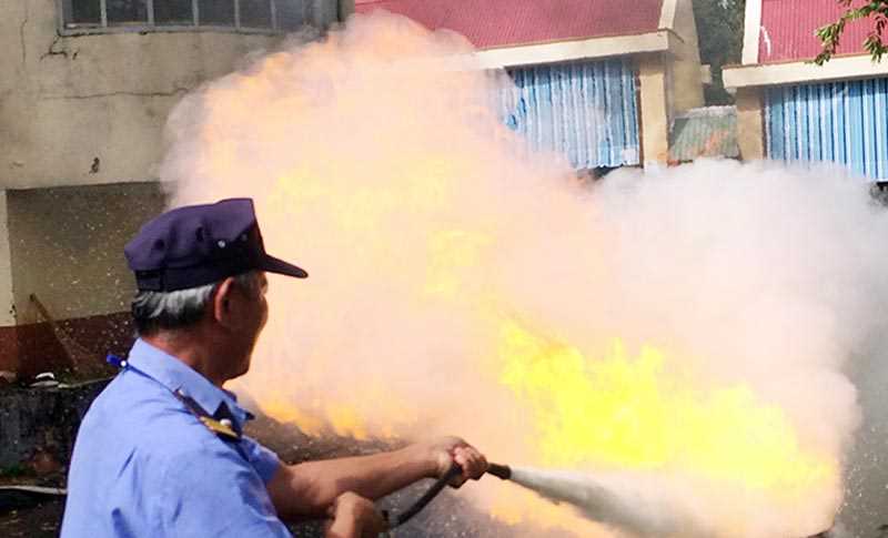 Trung tâm Y tế TX. Bình Long: Diễn tập phòng cháy, chữa cháy