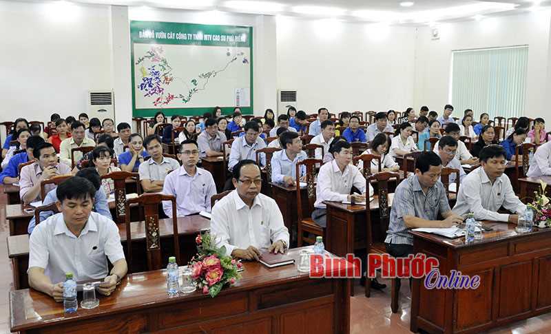 Đối thoại ch&iacute;nh s&aacute;ch bảo hiểm với người lao động