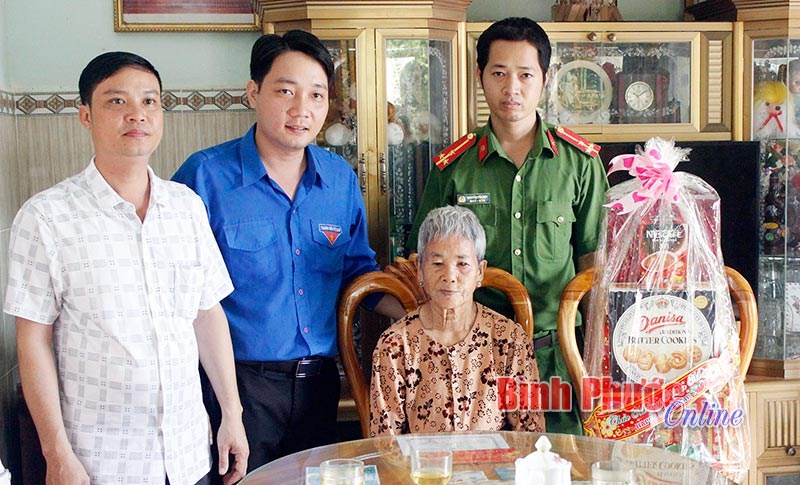 Đồng Ph&uacute; chăm lo tốt gia đ&igrave;nh ch&iacute;nh s&aacute;ch, người c&oacute; c&ocirc;ng