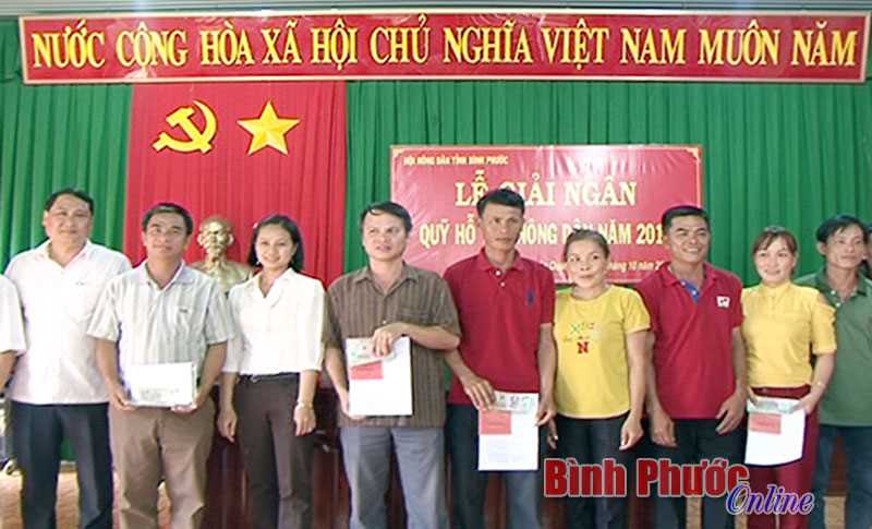 Giải ngân 840 triệu đồng vốn vay hỗ trợ hội viên nông dân