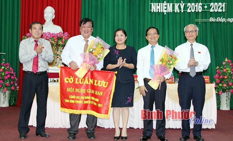 Giao ban c&ocirc;ng t&aacute;c HĐND tỉnh lần thứ 3