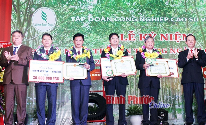 Hiệu quả từ các phong trào thi đua sản xuất ở cao su Phú Riềng