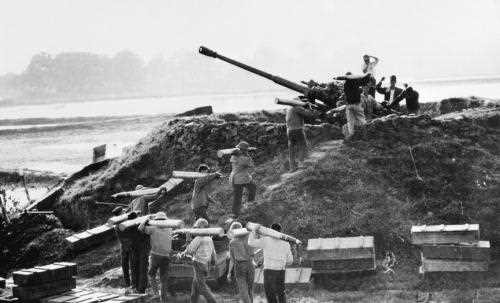 Chiến c&ocirc;ng của qu&acirc;n v&agrave; d&acirc;n miền Bắc trong chiến dịch 12 ng&agrave;y đ&ecirc;m năm 1972