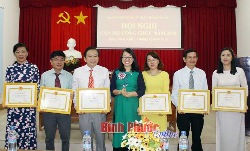 Ban Tuy&ecirc;n gi&aacute;o Tỉnh ủy tổ chức hội nghị c&aacute;n bộ c&ocirc;ng chức